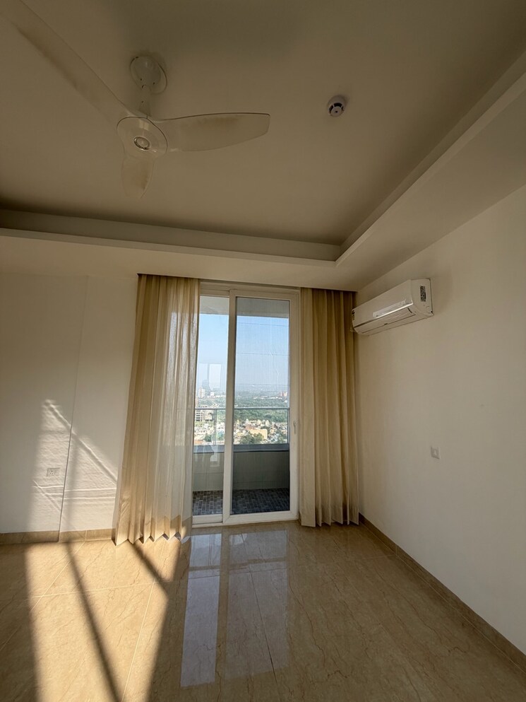 Room, omaxe-lake 5 Bedroom 3550 Sq.Ft. Penthouse In North Mullanpur Chandigarh 9405459