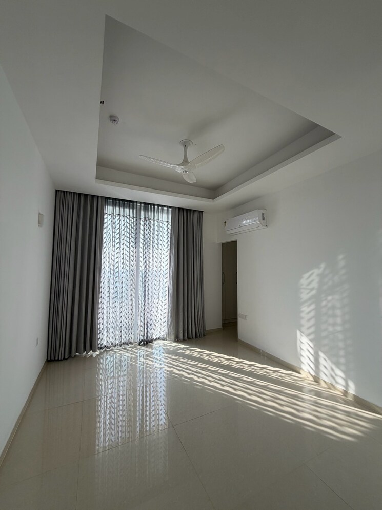 Room, omaxe-lake 5 Bedroom 3550 Sq.Ft. Penthouse In North Mullanpur Chandigarh 9405459