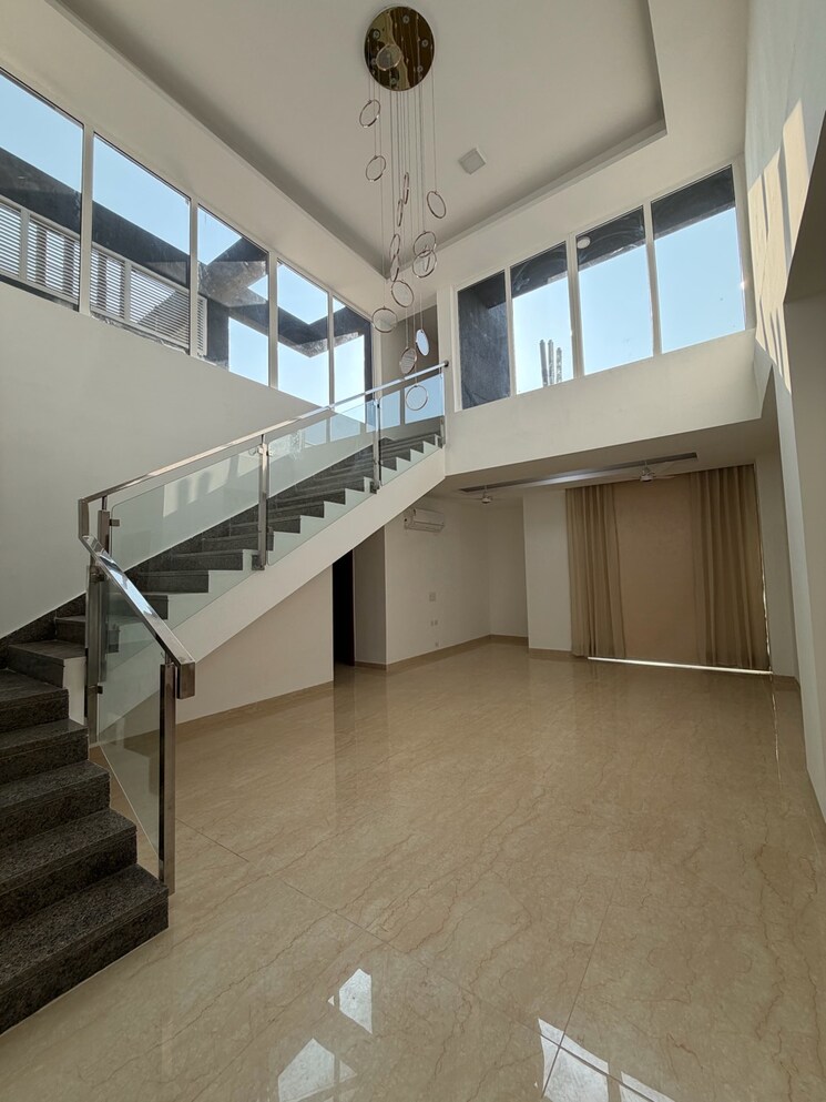 undefined, omaxe-lake 5 Bedroom 3550 Sq.Ft. Penthouse In North Mullanpur Chandigarh 9405459