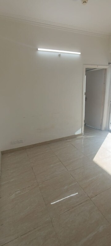 1 BHK Apartment For Rent in Gaur City 2 - 14th Avenue, Sector 16c Greater Noida