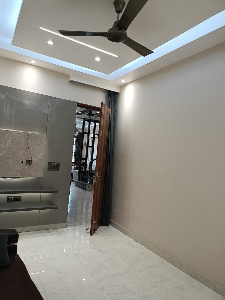 Other, sector 16b greater noida 3 Bedroom 2350 Sq.Ft. Villa In Sector 16b Greater Noida Greater Noida 9405613