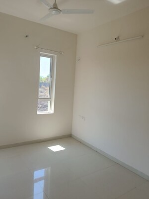 Room in 3 BHK Apartment at Godrej Hillside, Mahalunge – for Rent