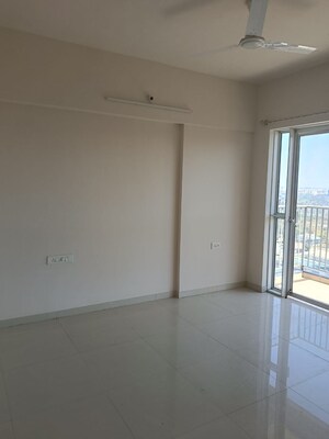 Room in 3 BHK Apartment at Godrej Hillside, Mahalunge – for Rent