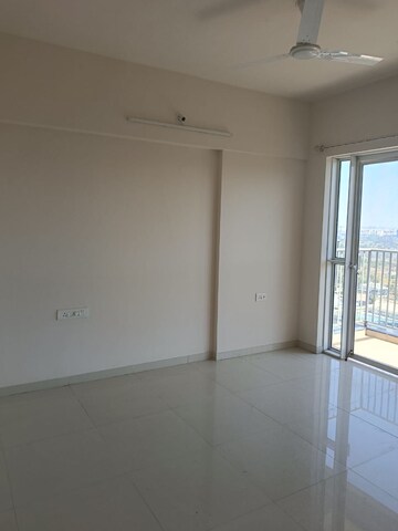 Room in 3 BHK Apartment at Godrej Hillside, Mahalunge – for Rent