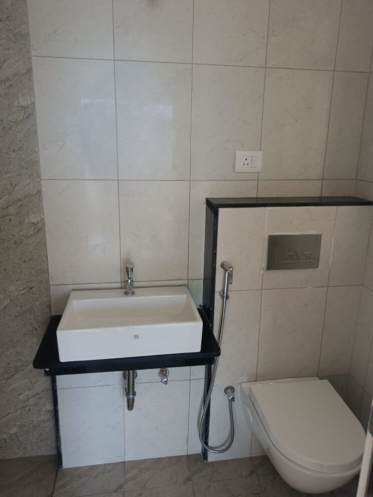 Bathroom, godrej-hillside 3 Bedroom 1180 Sq.Ft. Apartment In Mahalunge Pune 9405630