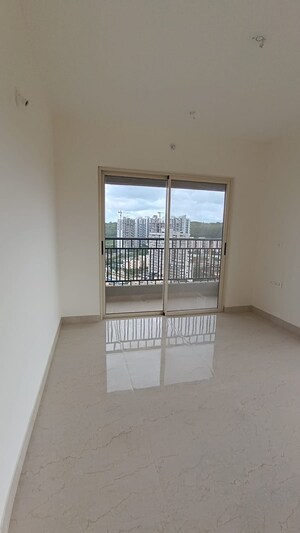 Room in 3 BHK Apartment at Supreme Estia Phase 1, Baner – for Rent