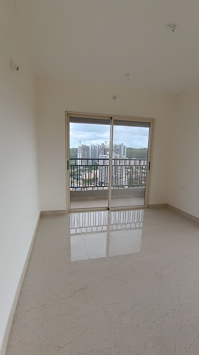 Room, supreme-estia-phase-1 3 Bedroom 1225 Sq.Ft. Apartment In Baner Pune 9405633