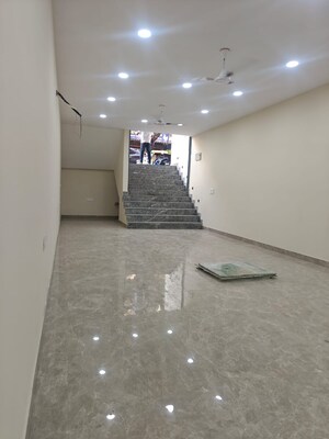  2 BHK Builder Floor at Lajpat Nagar Iii – for Rent