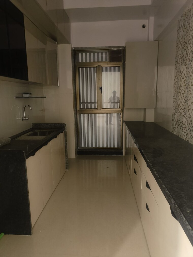 Kitchen, matunga west 3 Bedroom 1000 Sq.Ft. Apartment In Matunga West Mumbai 9405708