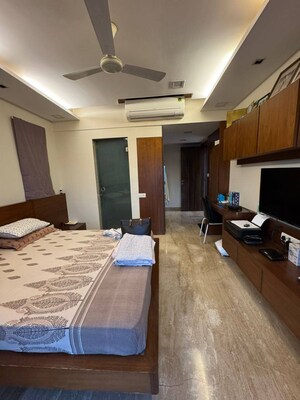 Bedroom in 4 BHK Apartment at Oberoi Springs, Andheri West – for Rent