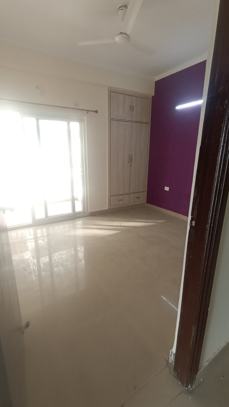 Room, prateek-wisteria 3 Bedroom 1500 Sq.Ft. Apartment In Sector 77 Noida 9405740