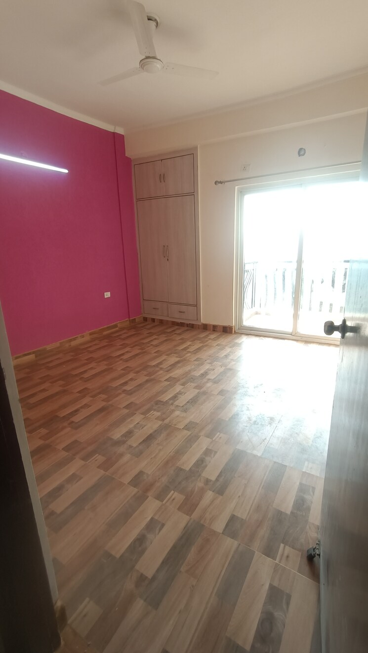 Room, prateek-wisteria 3 Bedroom 1500 Sq.Ft. Apartment In Sector 77 Noida 9405740