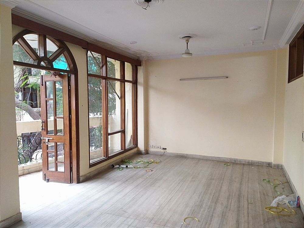 2 BHK + Pooja Room Builder Floor For Rent in Chittaranjan Park