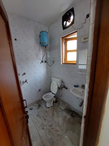 Attached Bathroom in 2 BHK Builder Floor at Chittaranjan Park – for Rent