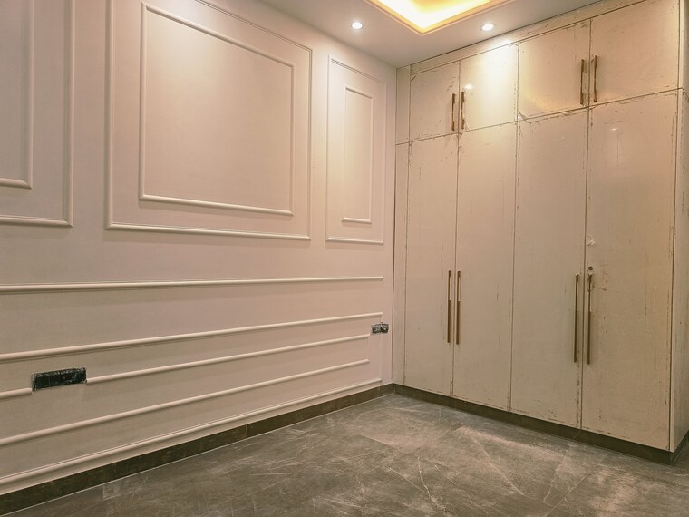 Room, shivalik colony 3 Bedroom 1800 Sq.Ft. Builder Floor In Shivalik Colony Delhi 9405758