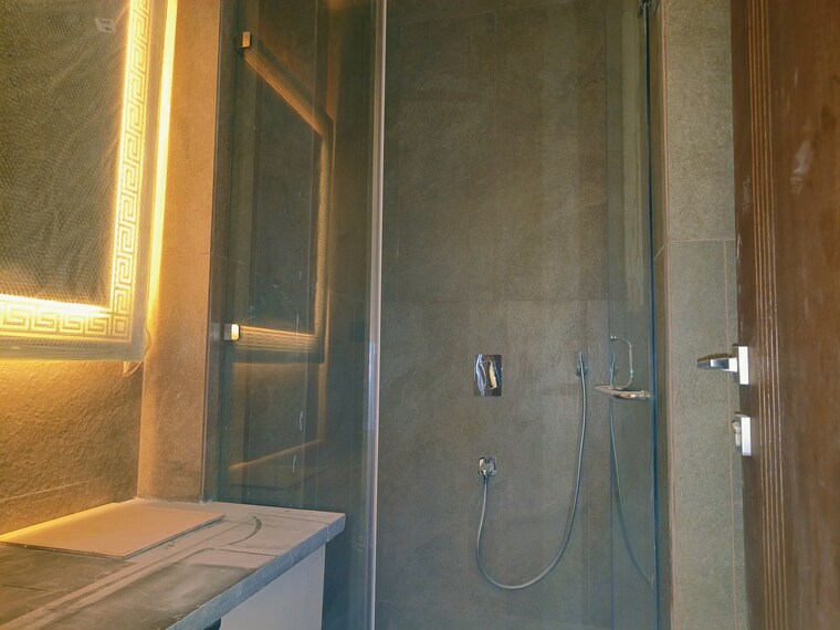 Bathroom, shivalik colony 3 Bedroom 1800 Sq.Ft. Builder Floor In Shivalik Colony Delhi 9405758