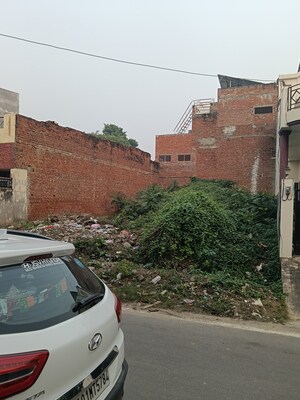  Plot For Sale in Jankipuram