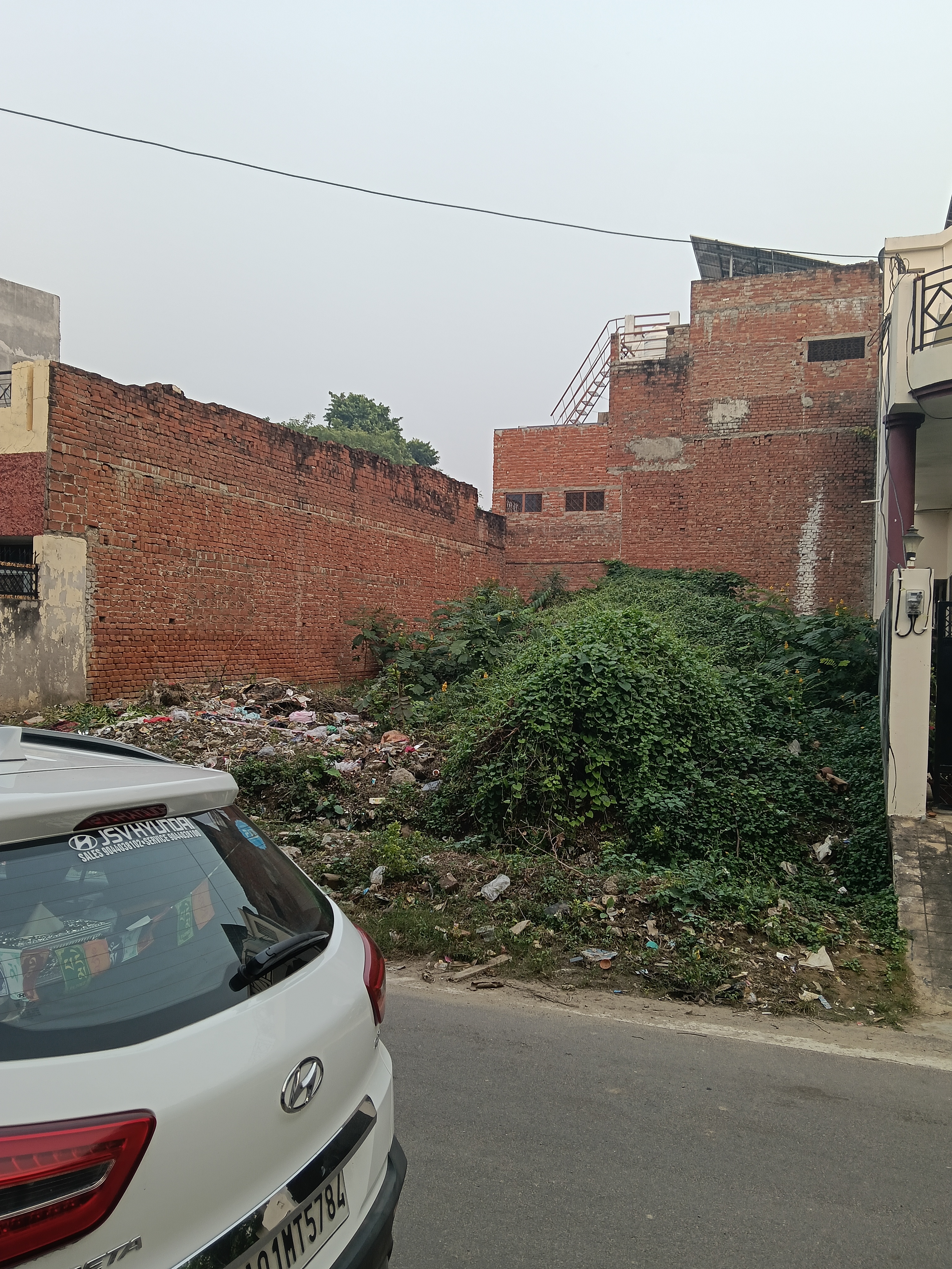 Plot For Sale in Jankipuram