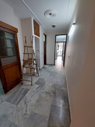 2 BHK Builder Floor For Rent in Kalkaji