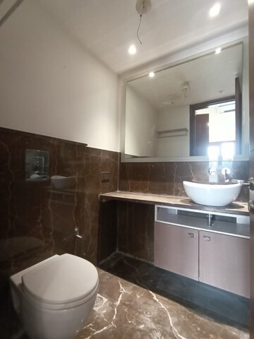 Attached Bathroom in 3 BHK Builder Floor at Defence Colony – for Rent