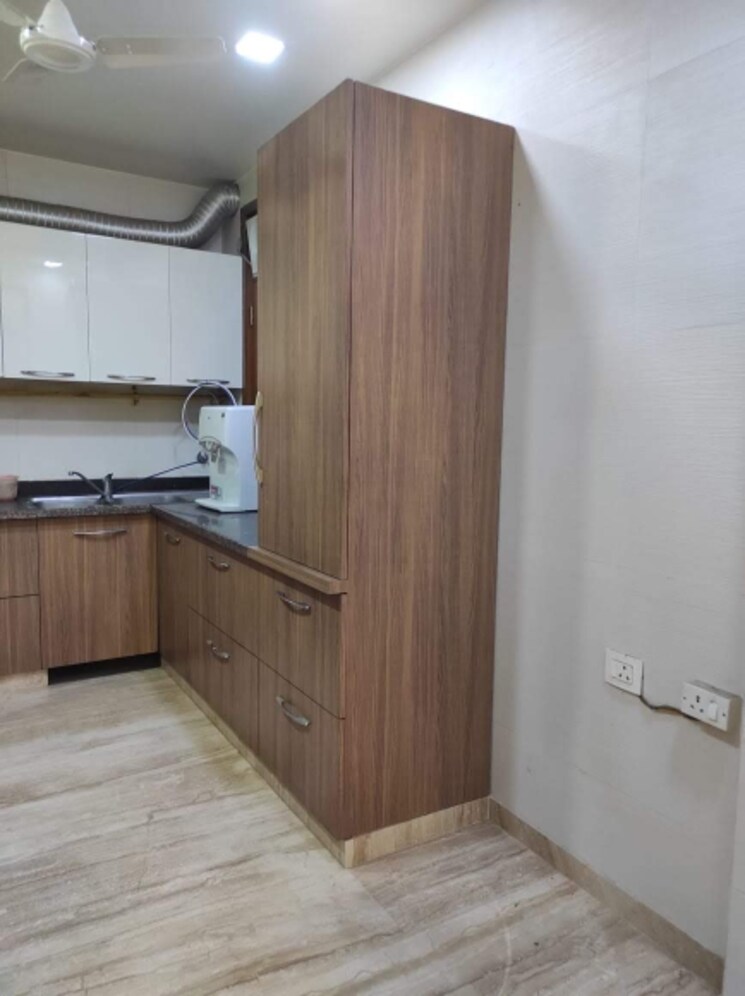 Kitchen, chittaranjan park 3 Bedroom 1600 Sq.Ft. Builder Floor In Chittaranjan Park Delhi 9405773