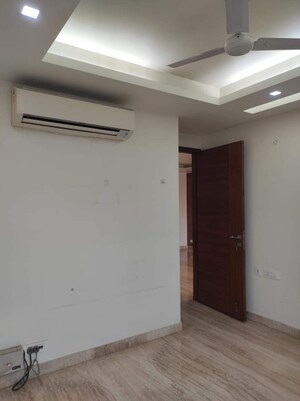 Master Bedroom in 3 BHK Builder Floor at Chittaranjan Park – for Rent