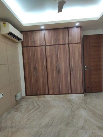 Master Bedroom in 3 BHK Builder Floor at Chittaranjan Park – for Rent