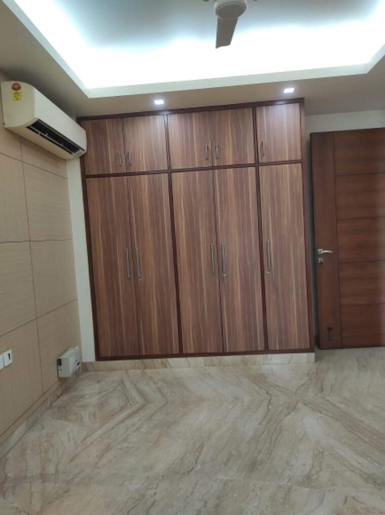Master Bedroom, chittaranjan park 3 Bedroom 1600 Sq.Ft. Builder Floor In Chittaranjan Park Delhi 9405773
