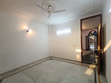 Room in 2 BHK Builder Floor at East of Kailash Block-B RWA, East Of Kailash – for Rent