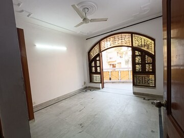 Room in 2 BHK Builder Floor at East of Kailash Block-B RWA, East Of Kailash – for Rent