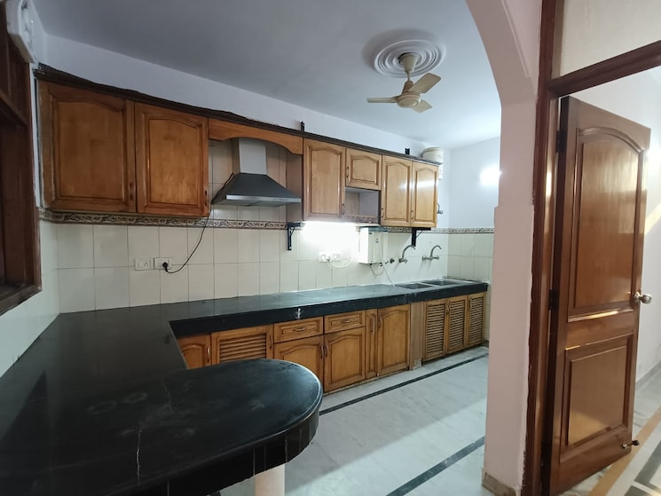 Kitchen, east-of-kailash-block-b-rwa 2 Bedroom 150 Sq.Yd. Builder Floor In East Of Kailash Delhi 9405793