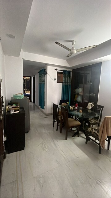 Gym in 2 BHK Builder Floor at Kailash Colony – for Rent