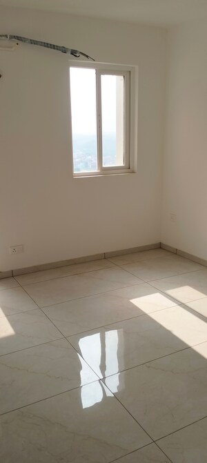 Room in 3 BHK Apartment at Rishita Manhattan, Gomti Nagar – for Rent