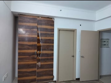 Room in 2 BHK Apartment at ATS Allure, Sector 22d Yamuna Expressway – for Sale