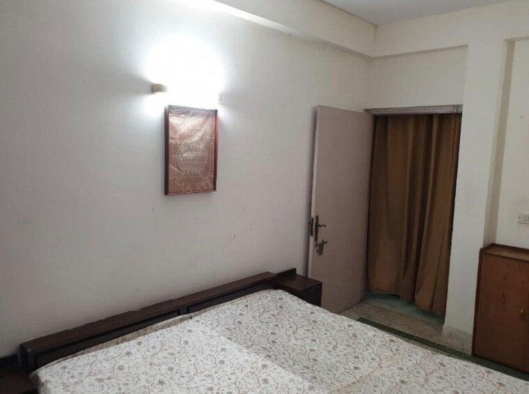 Room, ats-allure 2 Bedroom 1050 Sq.Ft. Apartment In Sector 22d Yamuna Expressway Greater Noida 9405810