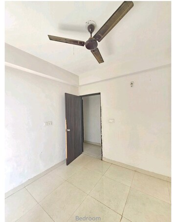 Room in 2 BHK Apartment at Signature Global Andour Height, Sector 71 – for Sale