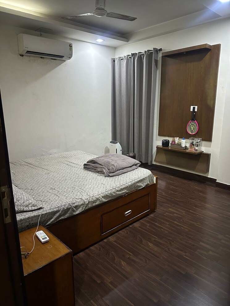 Bedroom, triveni-apartments-cghs 3 Bedroom 1250 Sq.Ft. Apartment In Paschim Vihar Delhi 9405845
