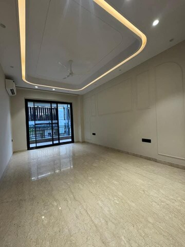 Room in Studio Builder Floor at Sector 22 – for Rent