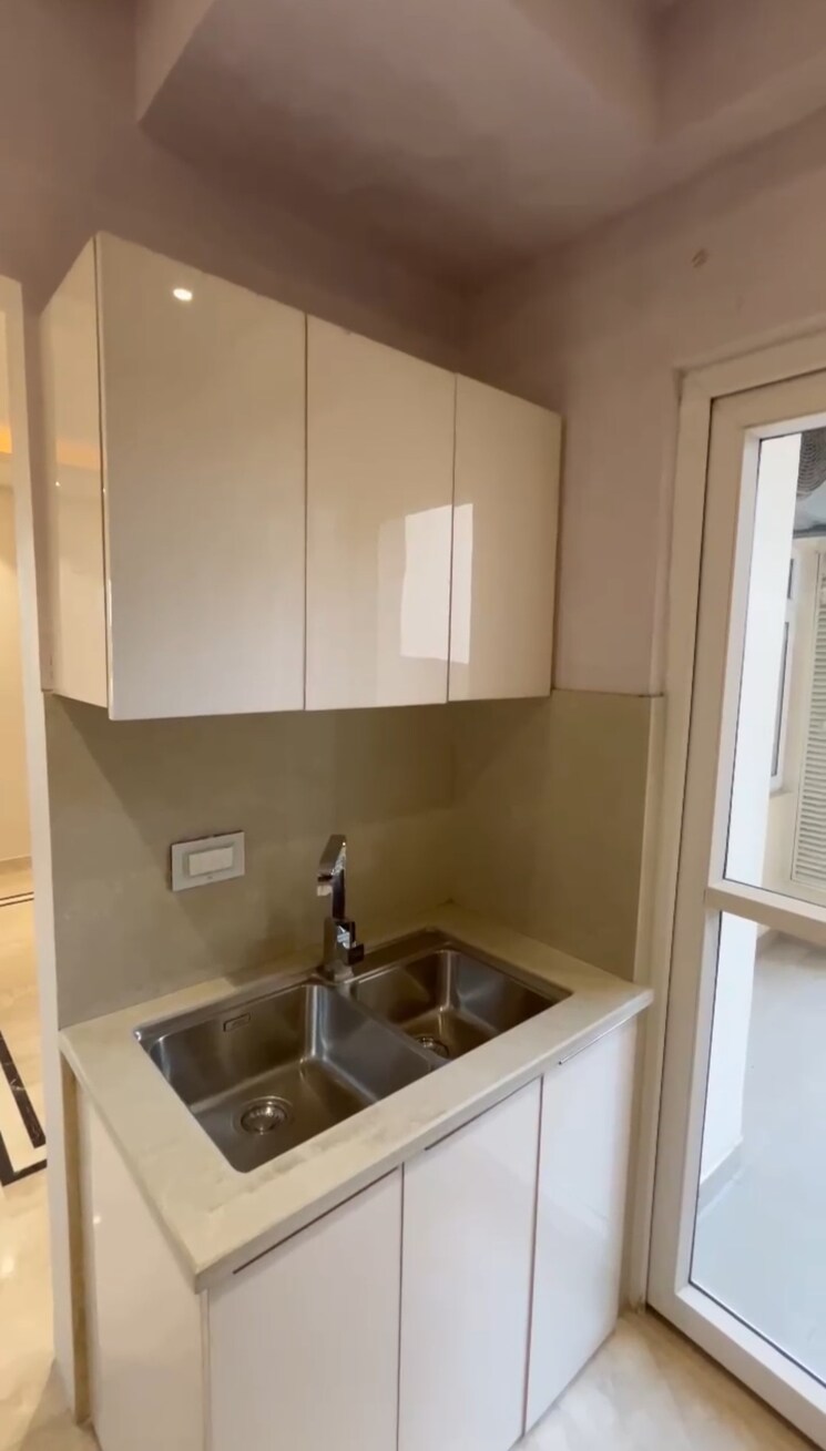 Bathroom, skyline-speedway-avenue 3 Bedroom 1480 Sq.Ft. Apartment In Sector 25 Yamuna Expressway Greater Noida 9405882