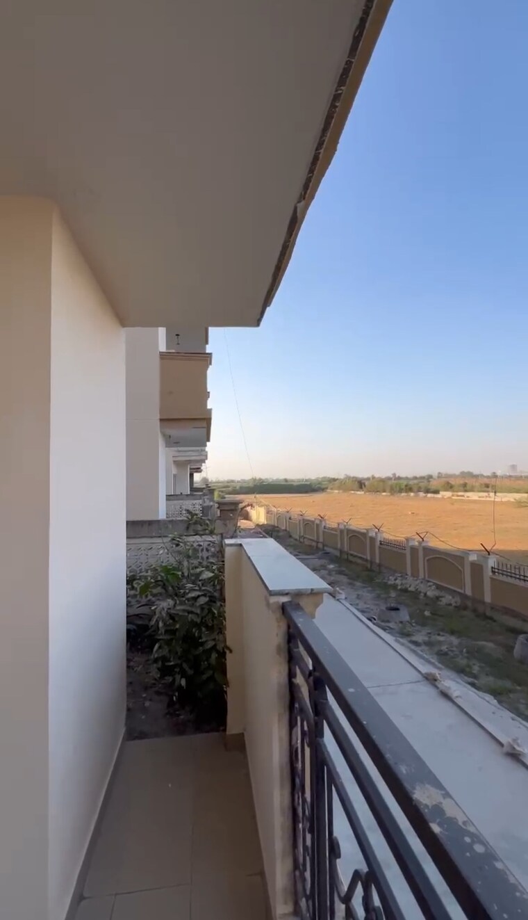 Balcony, skyline-speedway-avenue 3 Bedroom 1480 Sq.Ft. Apartment In Sector 25 Yamuna Expressway Greater Noida 9405882