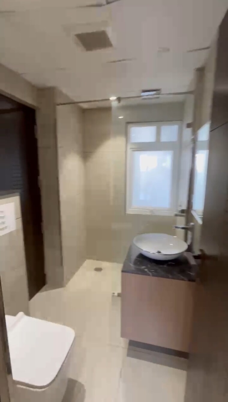 Bathroom, skyline-speedway-avenue 3 Bedroom 1560 Sq.Ft. Apartment In Sector 25 Yamuna Expressway Greater Noida 9405886