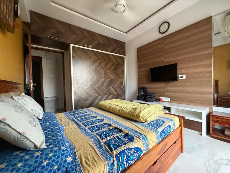 Bedroom, satellite-tower 3 Bedroom 1400 Sq.Ft. Apartment In Goregaon East Mumbai 9405913