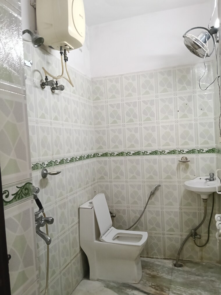 Bathroom, gomti nagar 2 Bedroom 1250 Sq.Ft. Independent House In Gomti Nagar Lucknow 9405930