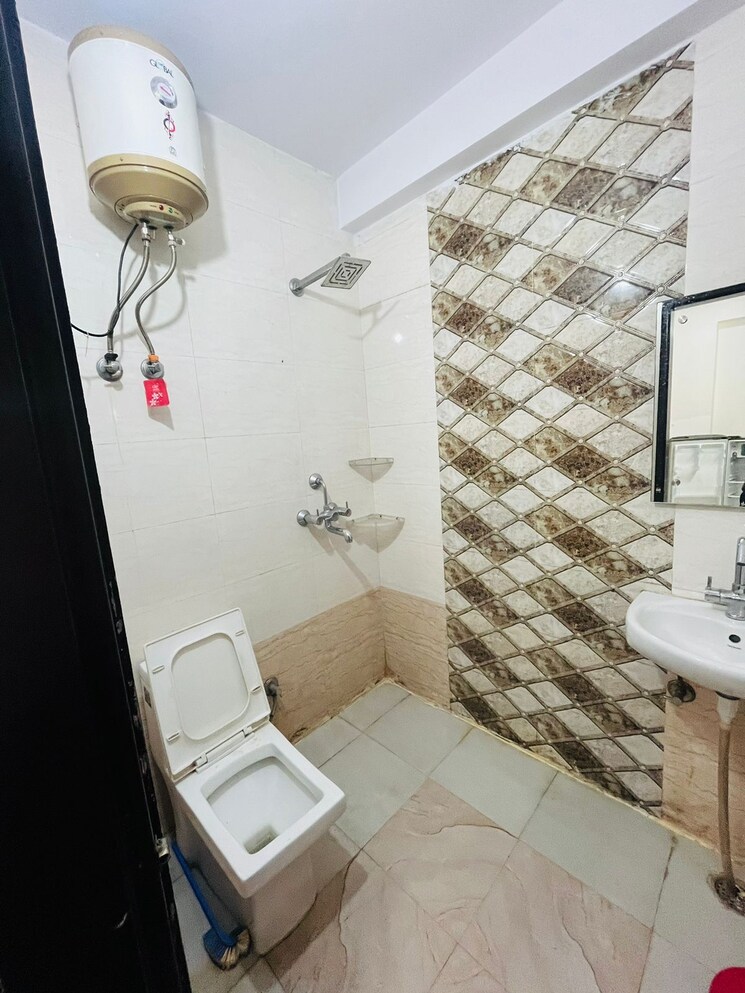 Bathroom, sector 51 1 RK 643 Sq.Ft. Builder Floor In Sector 51 Gurgaon 9405940