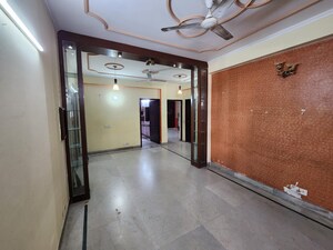Room in 3 BHK Builder Floor at Sector 47 – for Rent