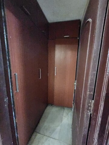 Building Lobby in 3 BHK Builder Floor at Sector 47 – for Rent