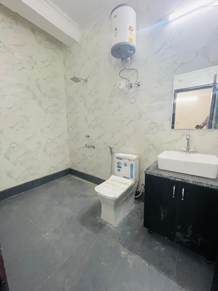 Bathroom, sector 40 1 Bedroom 699 Sq.Ft. Builder Floor In Sector 40 Gurgaon 9405972