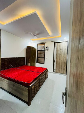 Bedroom in 1 BHK Builder Floor at Sector 40 – for Rent