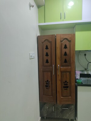 Room in 2 BHK Apartment at Manikonda – for Rent
