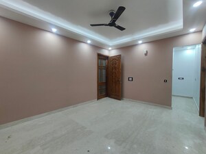 Room in 2 BHK Builder Floor at Sector 45 – for Rent